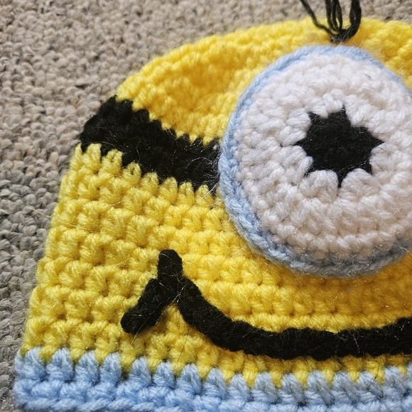 Knitted Toddler Minion Hat - Picture 3 of 8